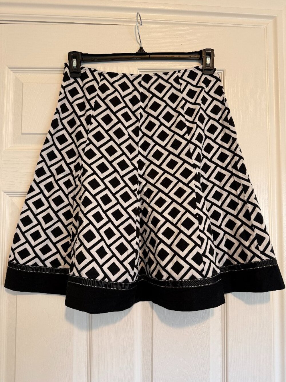 Robbie Bee Petite Black White Geometric Print A-Line Flare Skirt Ribbon Hem 8P